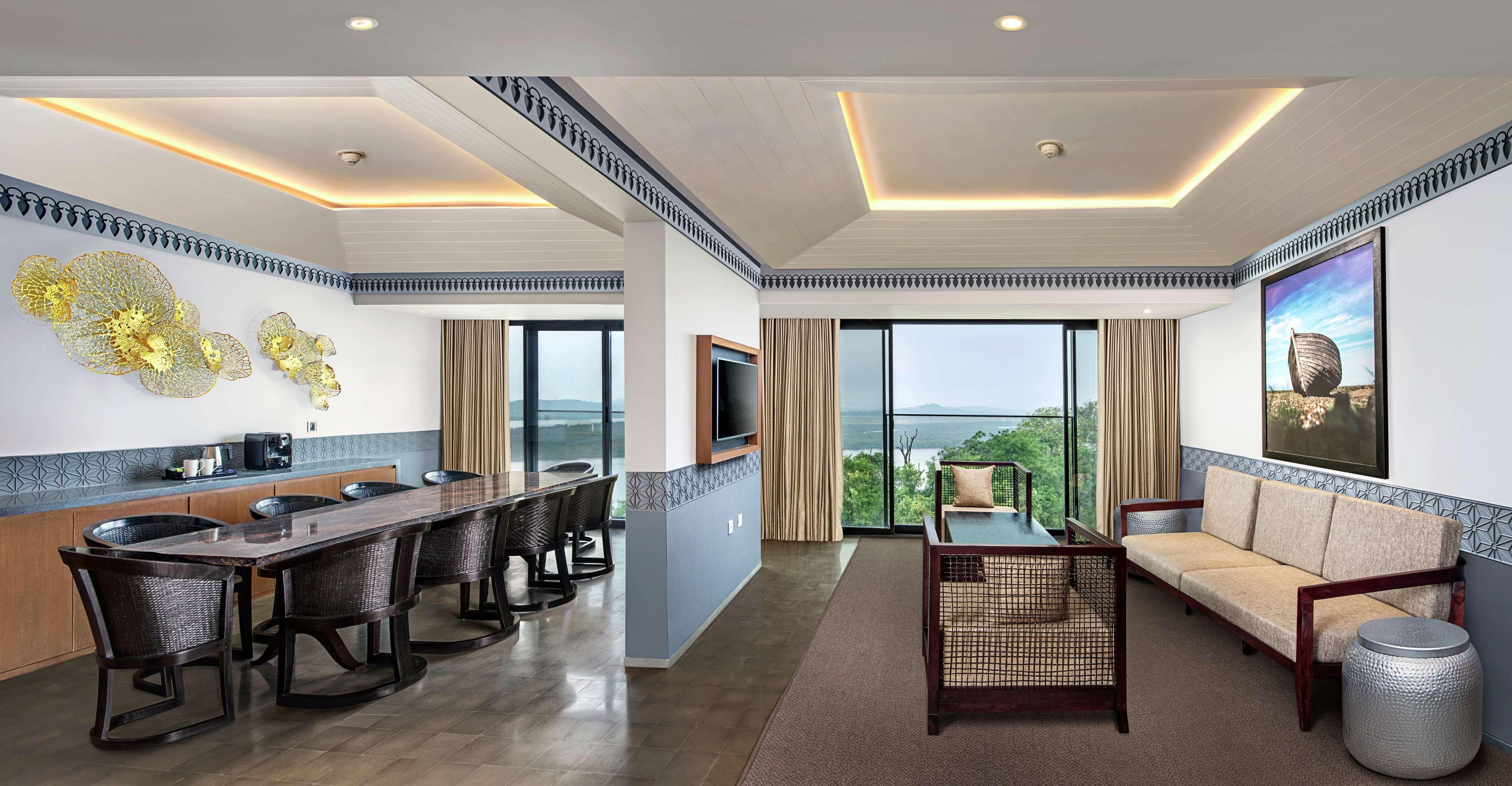 Doubletree By Hilton Goa - Panaji Hotel Eksteriør billede