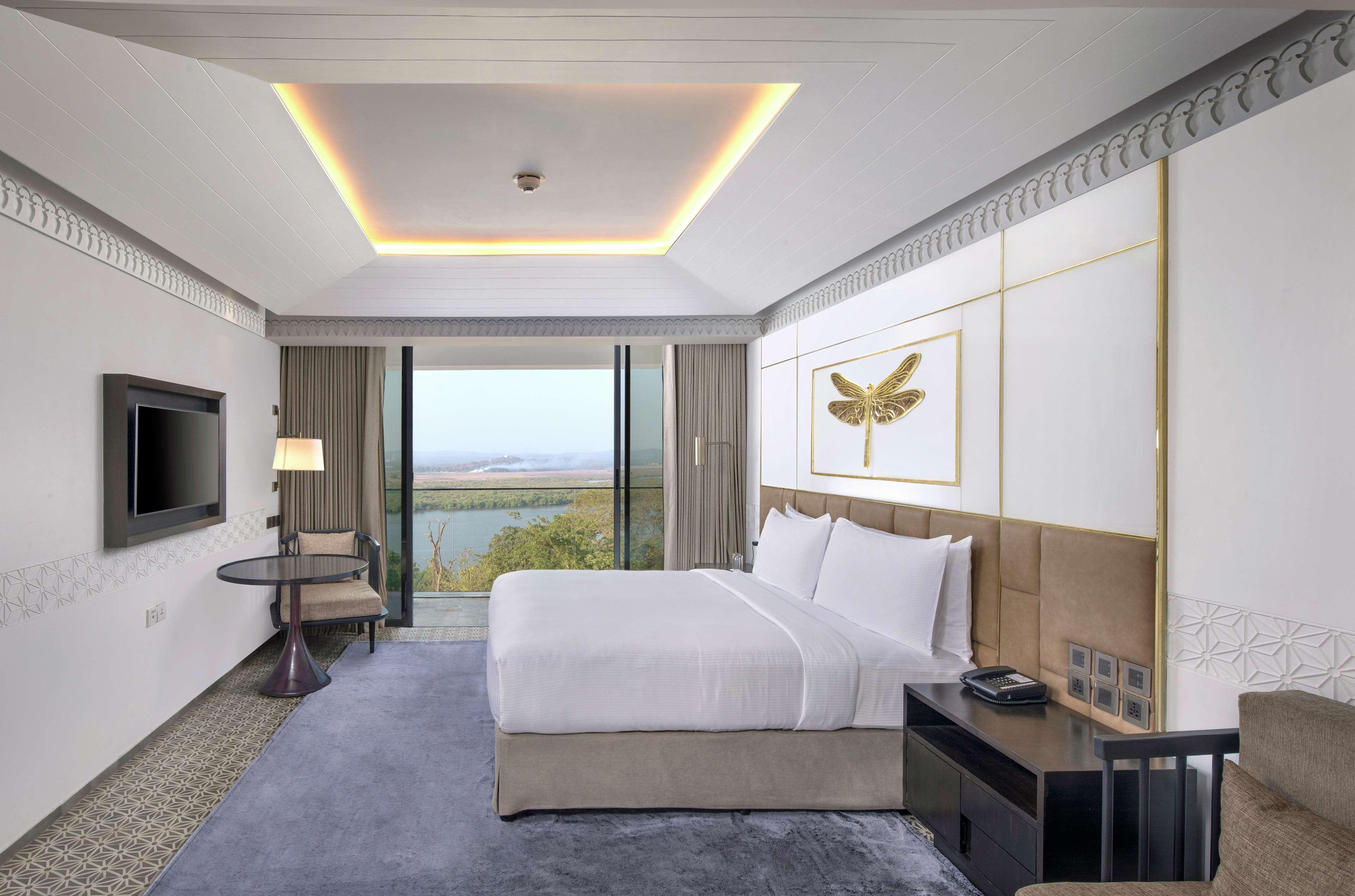 Doubletree By Hilton Goa - Panaji Hotel Eksteriør billede