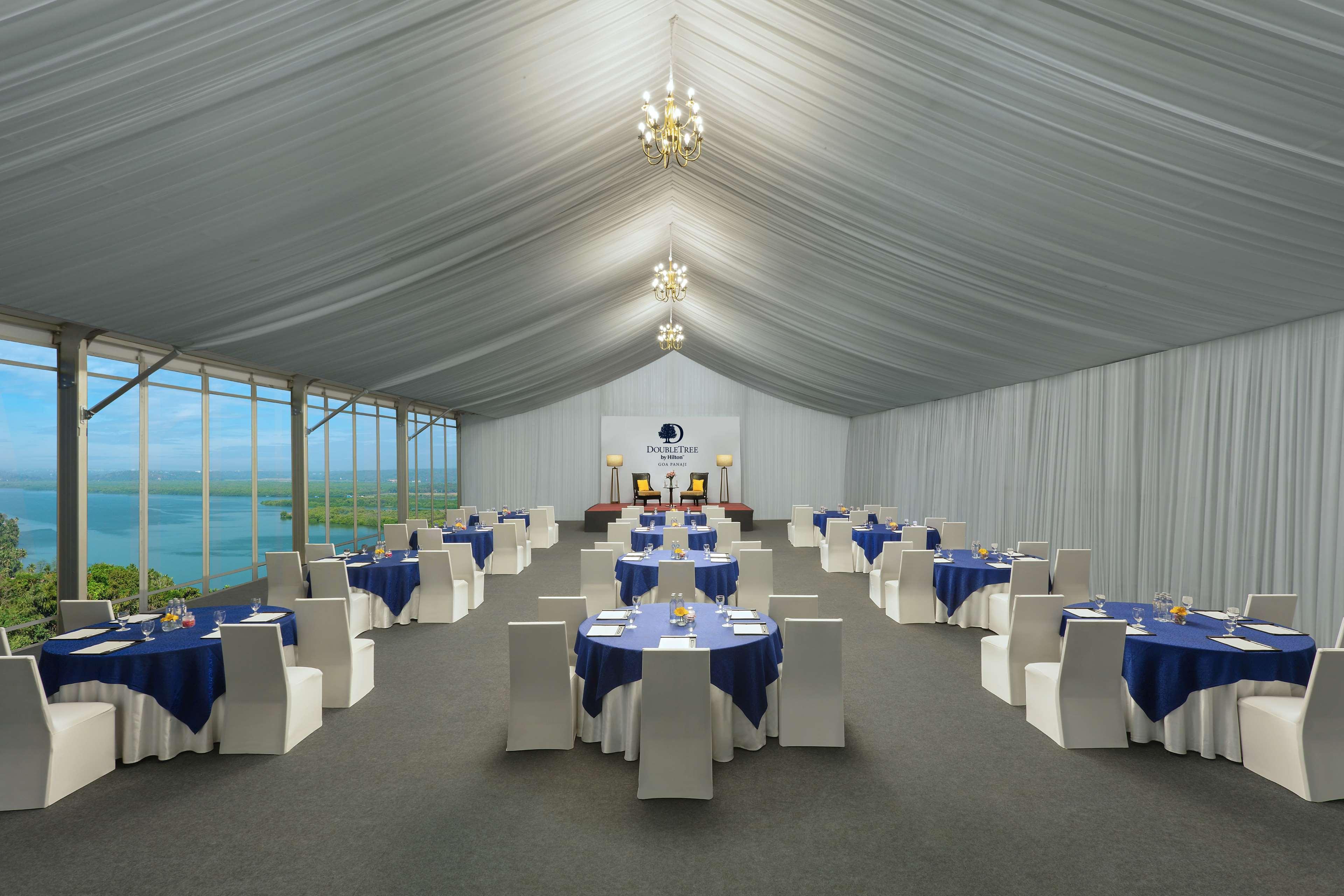 Doubletree By Hilton Goa - Panaji Hotel Eksteriør billede