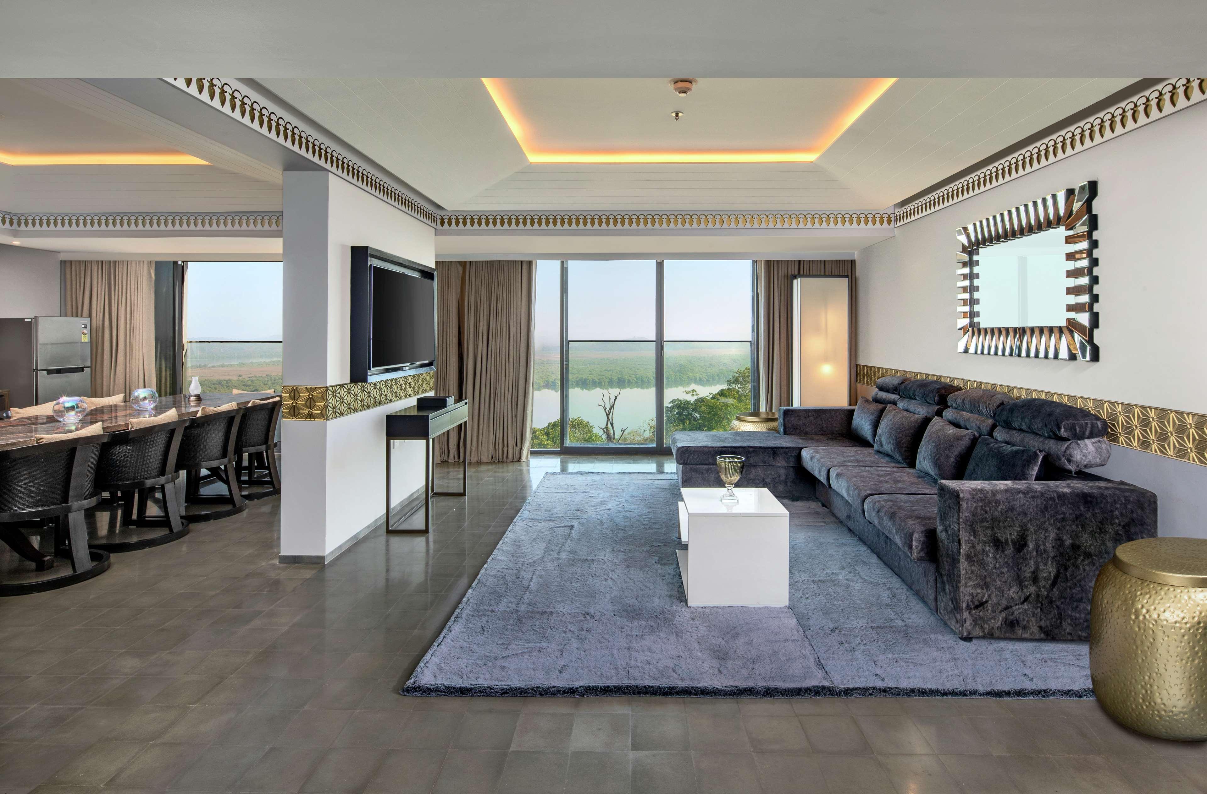 Doubletree By Hilton Goa - Panaji Hotel Eksteriør billede