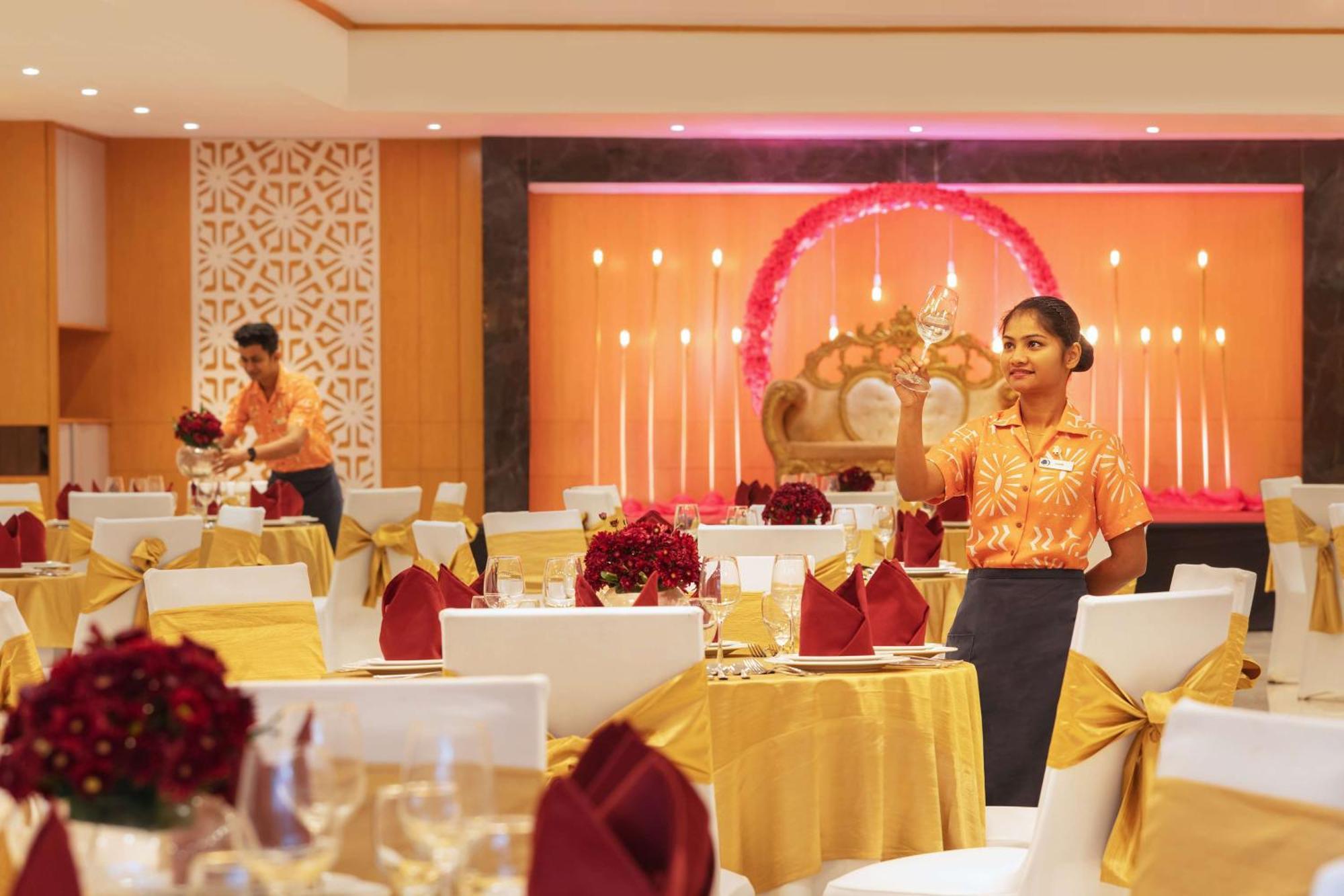 Doubletree By Hilton Goa - Panaji Hotel Eksteriør billede