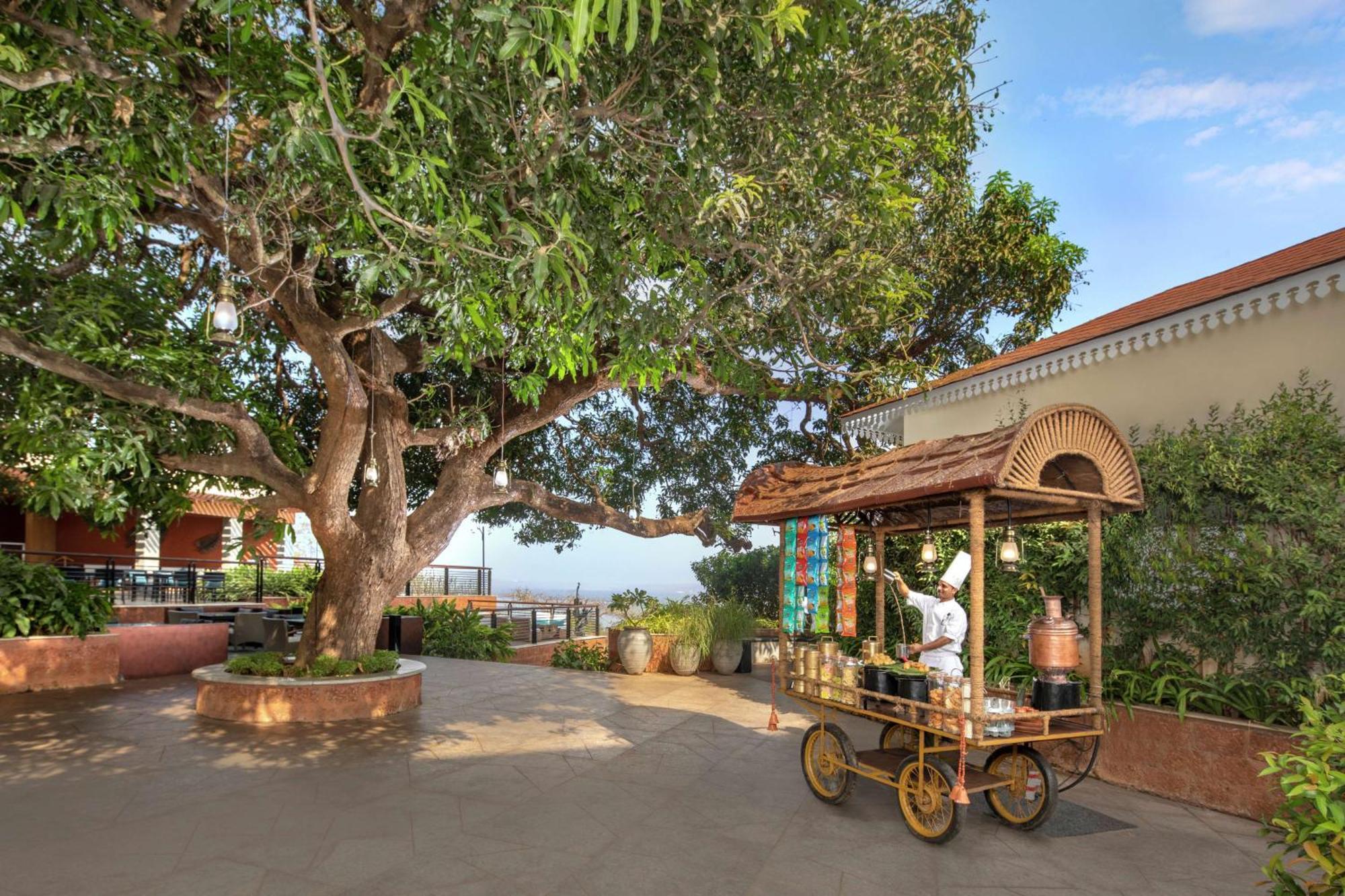 Doubletree By Hilton Goa - Panaji Hotel Eksteriør billede