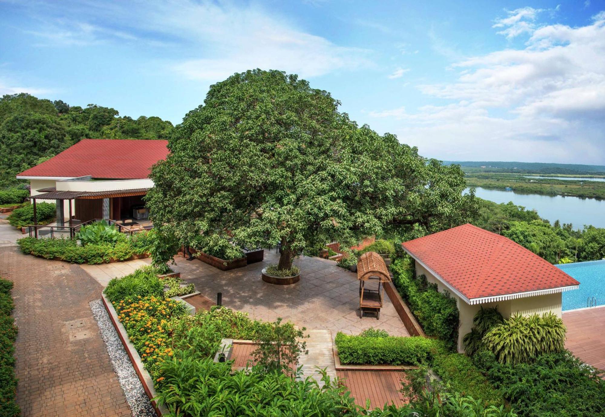 Doubletree By Hilton Goa - Panaji Hotel Eksteriør billede